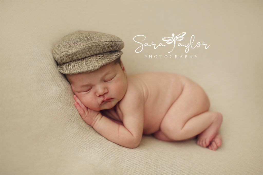 This image has an empty alt attribute; its file name is Sara-Taylor-Photography-Roseville-newborn-photographer-newborn-photographer-roseville-Orion-4-1024x683.jpg